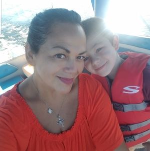 Meet your Posher, Raquel